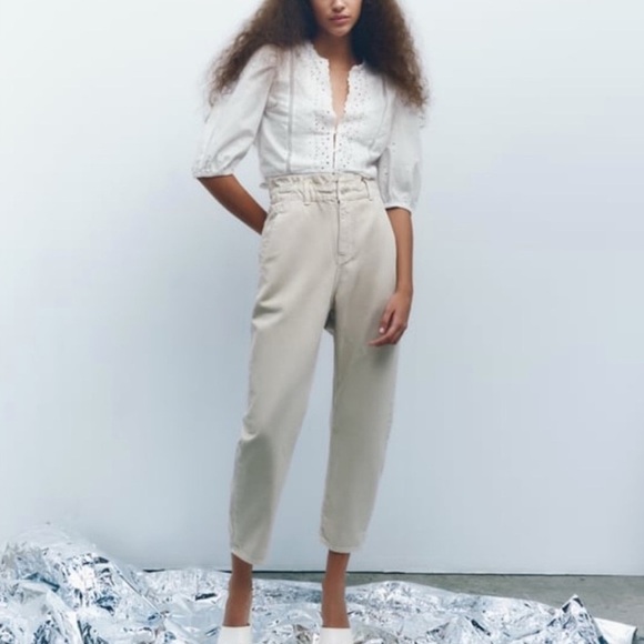 Zara Denim - Zara Size 0 Baggy Paperbag Jeans in Ecru / Cream Elastic Waist Denim